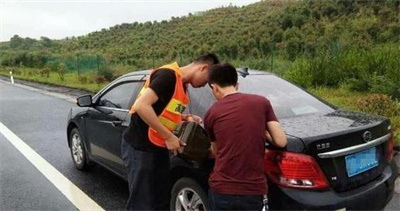 子洲永福道路救援